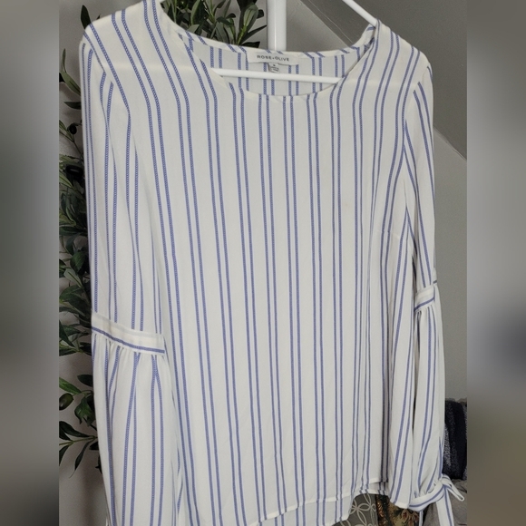 Rose + Olive white blue vertical striped bow cuff Medium - Picture 2 of 6